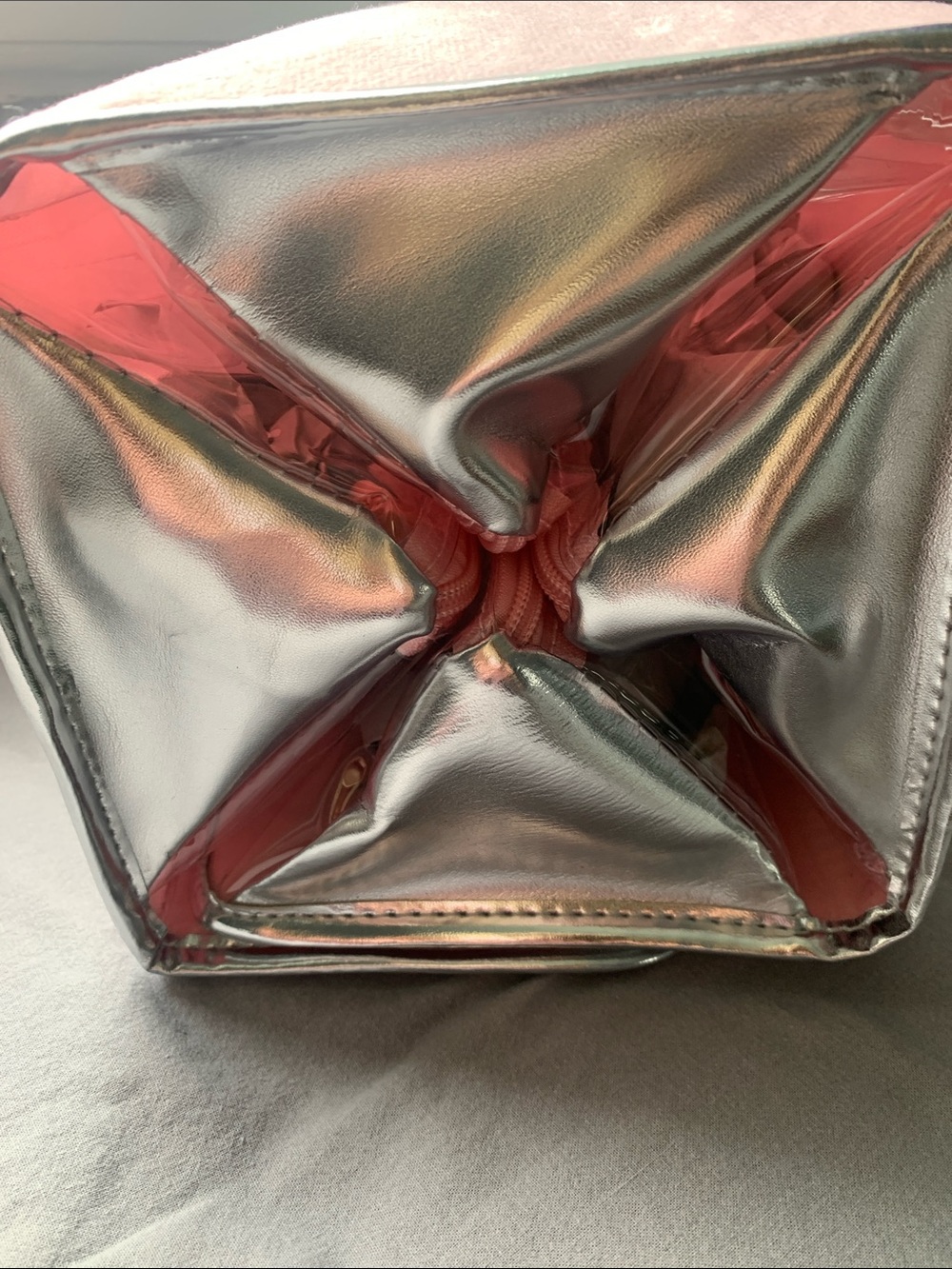 🆕 - Juicy Couture Pale Pink Velvet Travel organizer Bag with Silver Trim - Picture 4 of 11